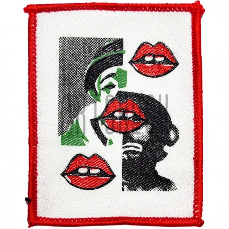 Нашивка - патч для одежды, Kiss Kiss Kiss, 6.3 x 8.1 см.